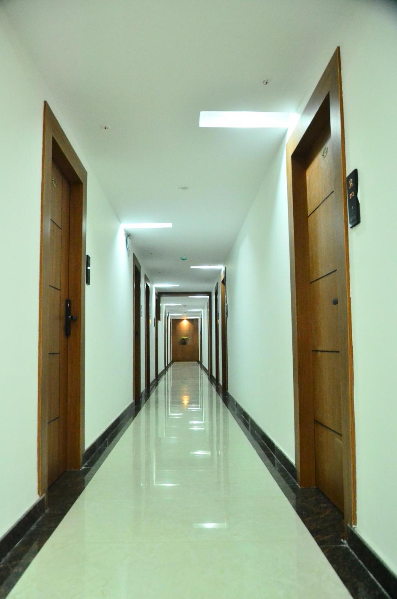 Hotel Eyrie Nest Bangalore Exterior photo