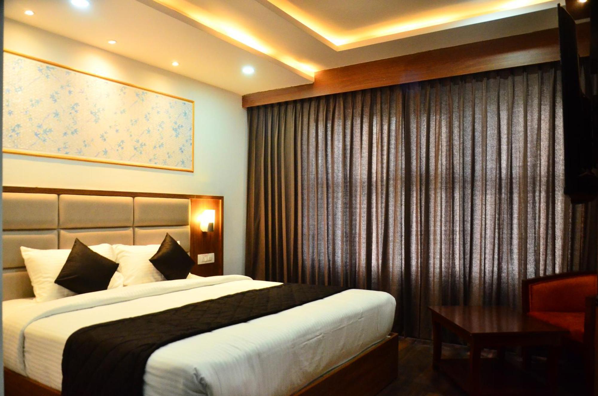 Hotel Eyrie Nest Bangalore Exterior photo