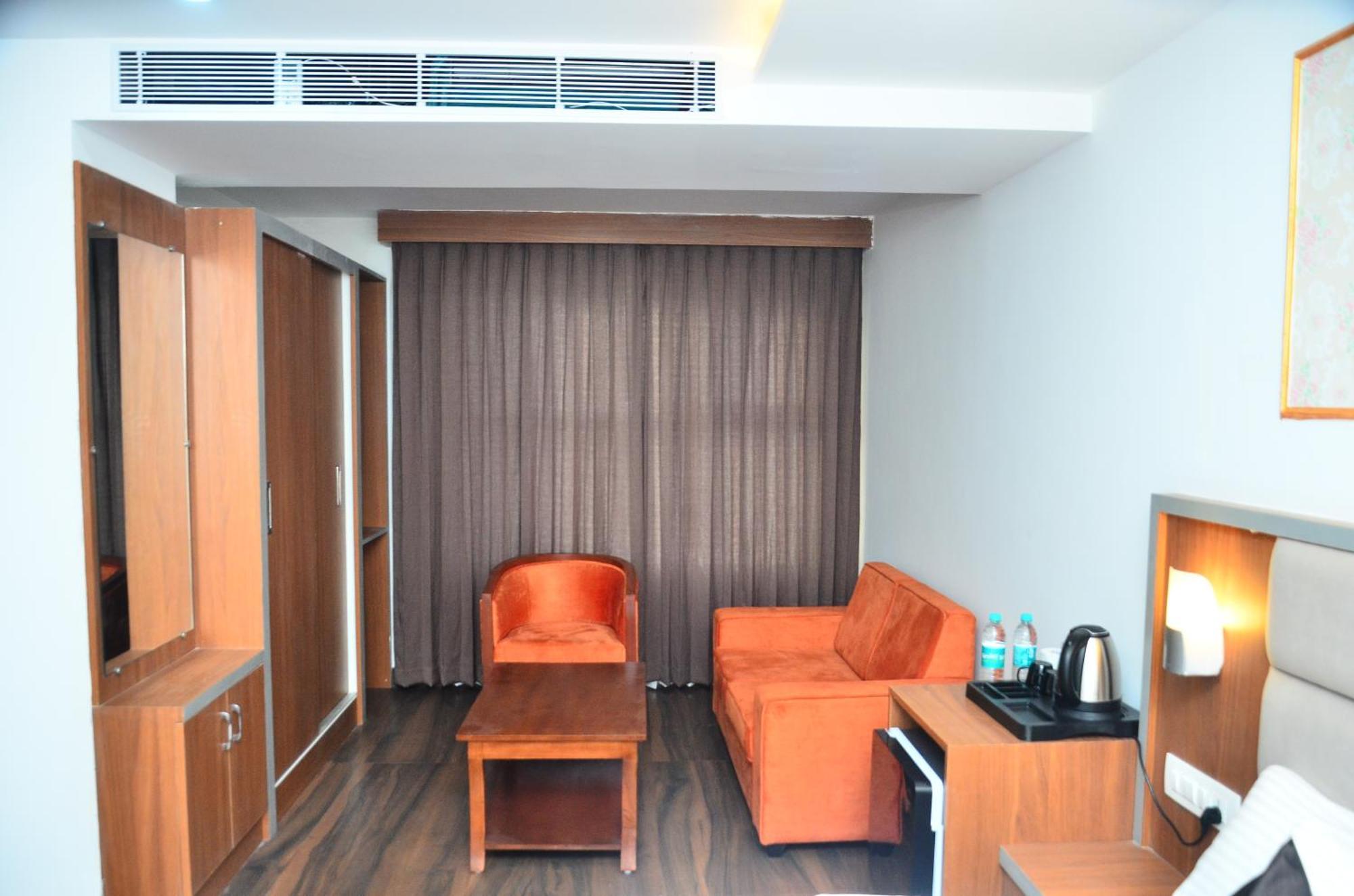 Hotel Eyrie Nest Bangalore Exterior photo